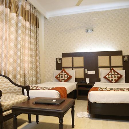 Hotel Amar Inn- Lajpat Nagar Central Market New Delhi Exteriör bild