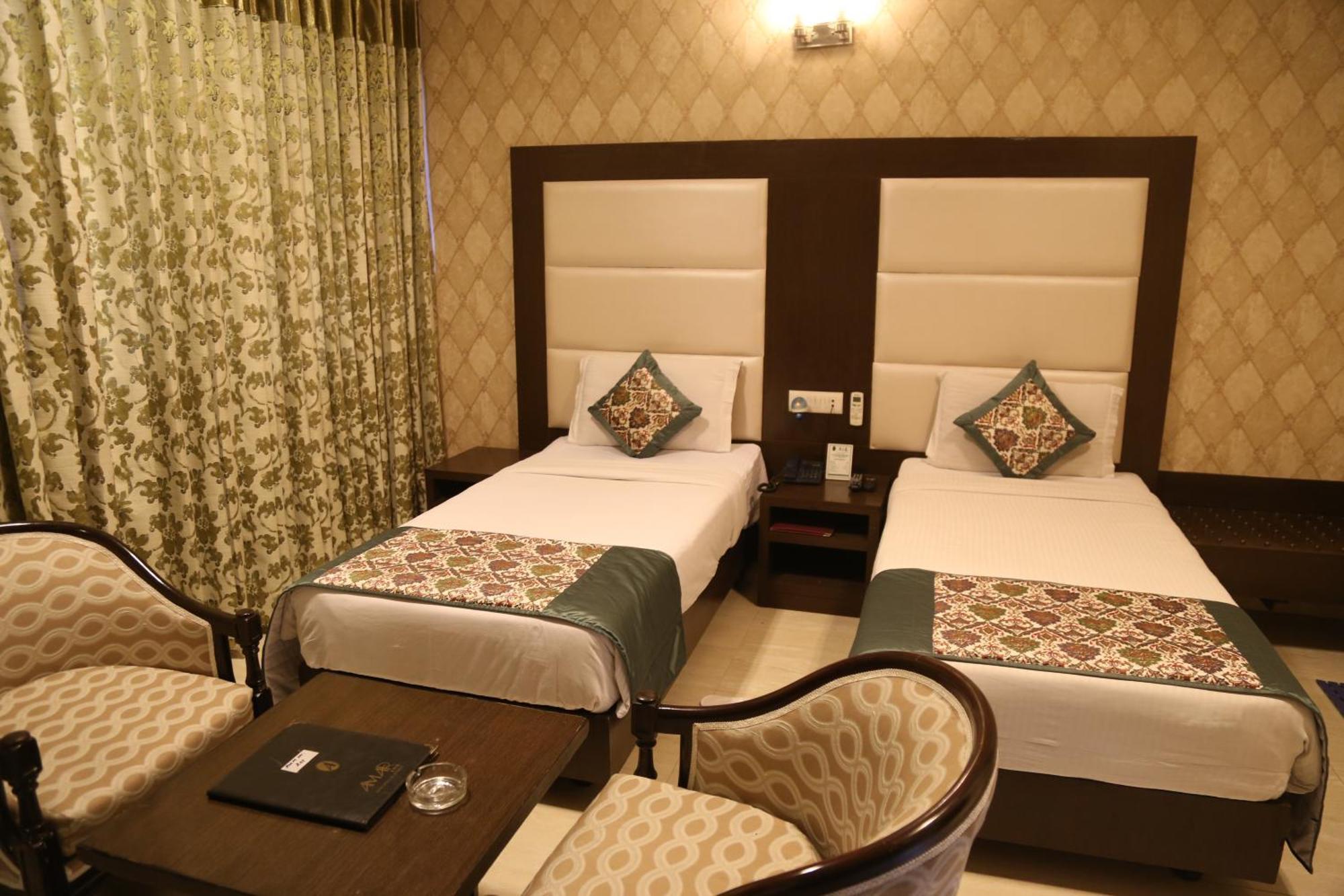 Hotel Amar Inn- Lajpat Nagar Central Market New Delhi Exteriör bild
