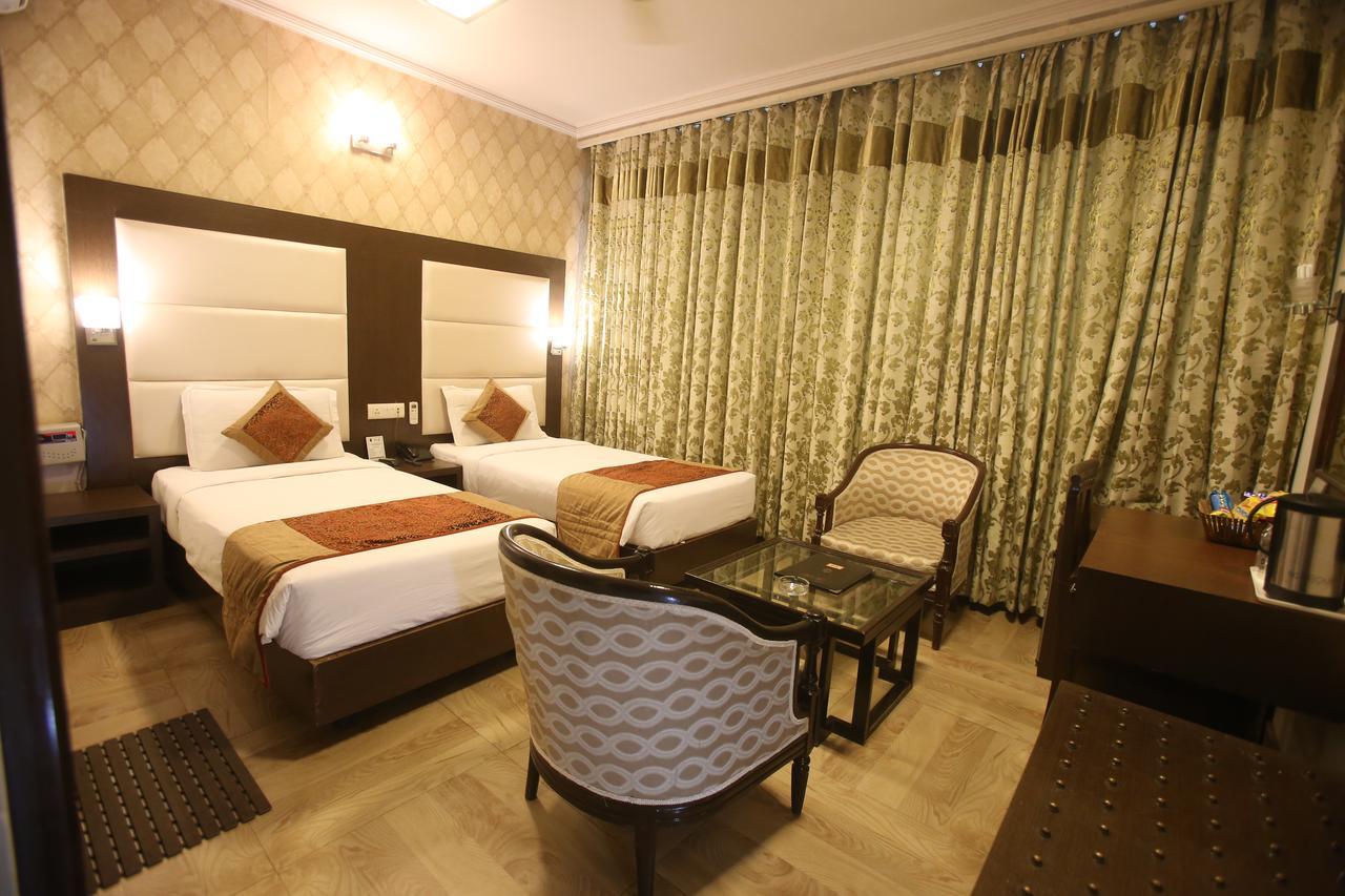 Hotel Amar Inn- Lajpat Nagar Central Market New Delhi Exteriör bild