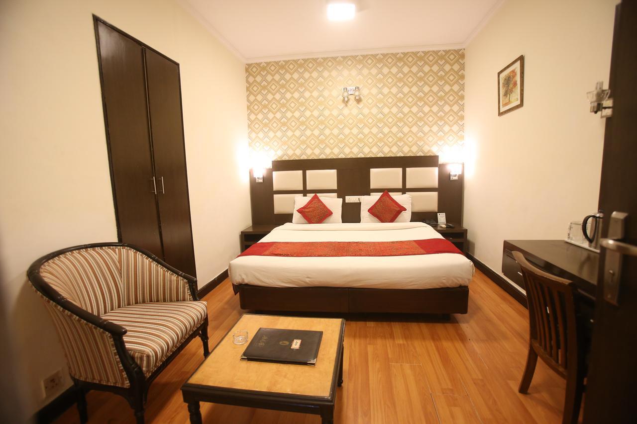 Hotel Amar Inn- Lajpat Nagar Central Market New Delhi Exteriör bild