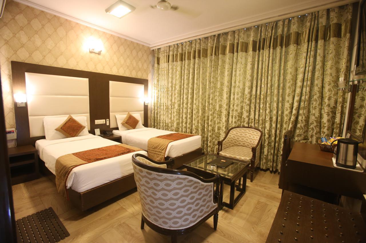 Hotel Amar Inn- Lajpat Nagar Central Market New Delhi Exteriör bild