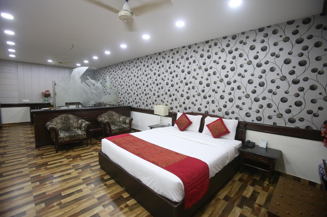 Hotel Amar Inn- Lajpat Nagar Central Market New Delhi Exteriör bild