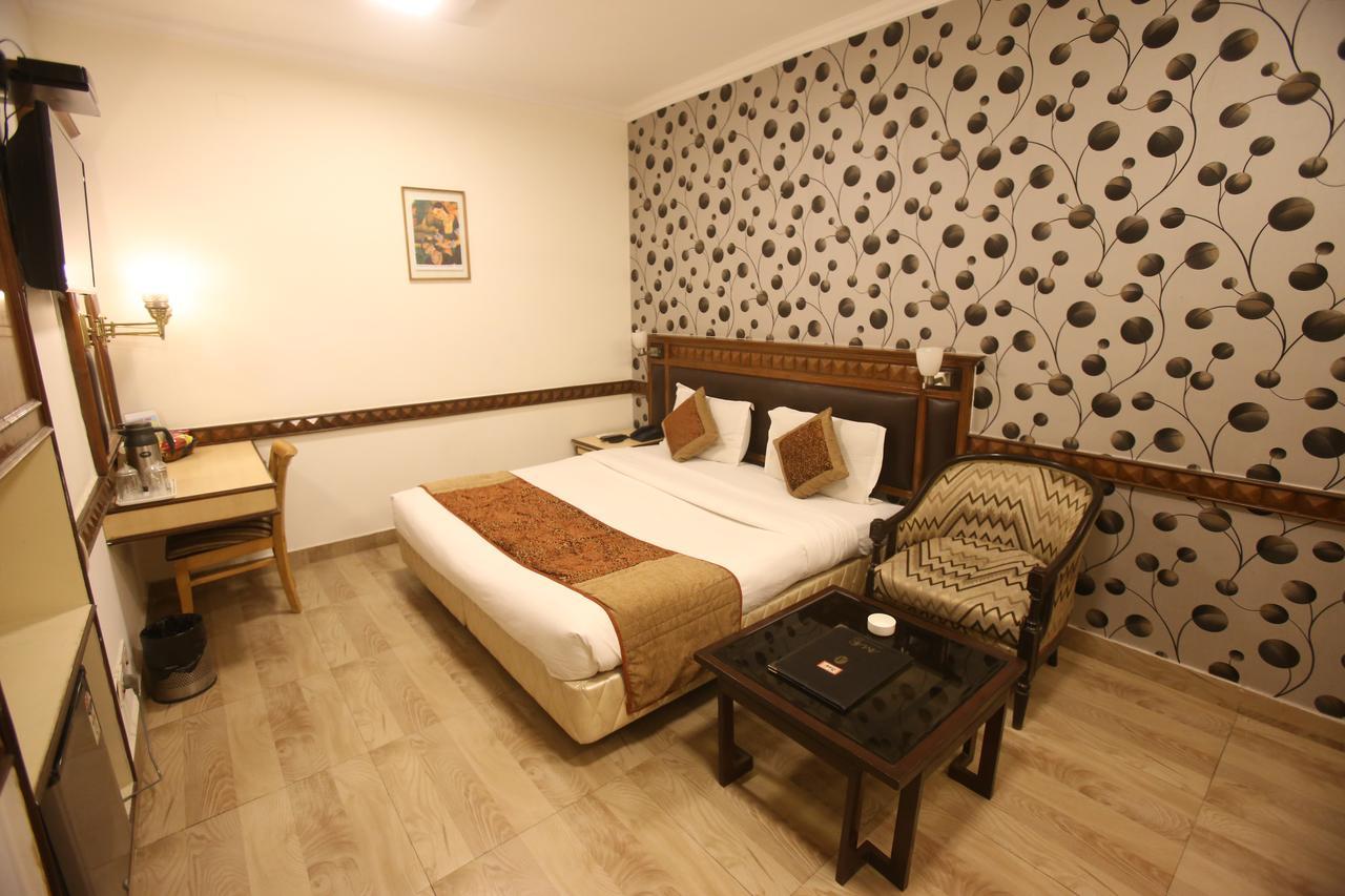 Hotel Amar Inn- Lajpat Nagar Central Market New Delhi Exteriör bild