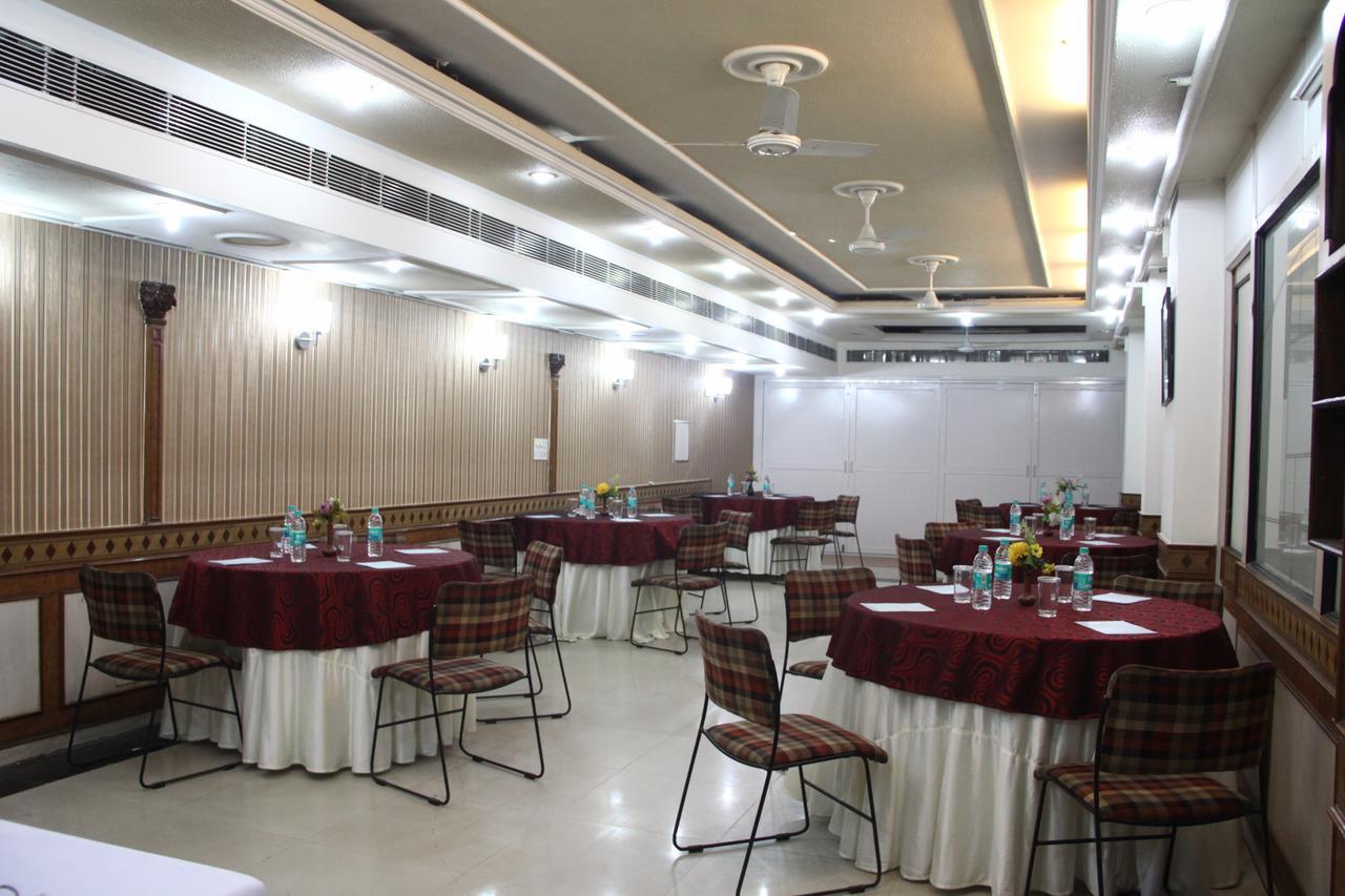 Hotel Amar Inn- Lajpat Nagar Central Market New Delhi Exteriör bild
